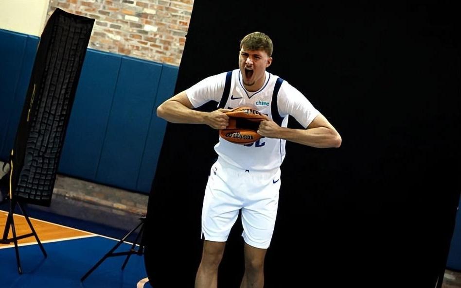 独行侠状元郎：我要争取拿到年度最佳新秀的荣誉，乔丹是我的GOAT