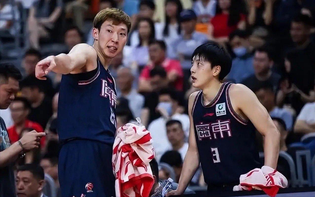 不提徐杰，不提胡明轩！周琦公开夸两后卫，赵睿首选不是北京队