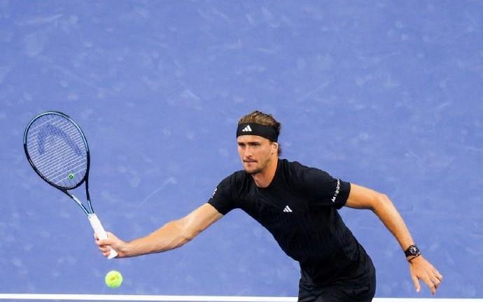 兹维列夫苦战2小时38分钟21击败穆泰，锁定中网男单八强