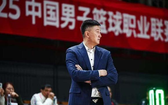 CBA最新消息！徐昕或加盟青岛男篮，杜锋暂时离队，奥莫特续约