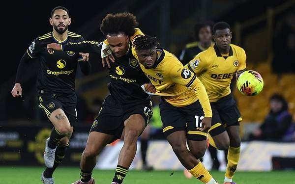 B费两射一传曼联41客胜狼队