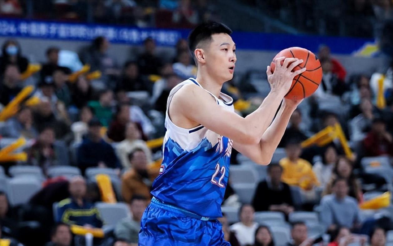 又受伤了！CBA昔日顶级前锋成玻璃人，拿到四年大合同