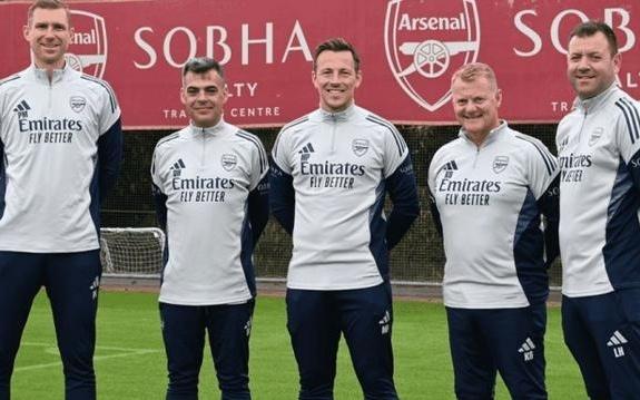 阿森纳官方：大卫霍斯曼出任青训教练，带队参加青年欧冠等赛事