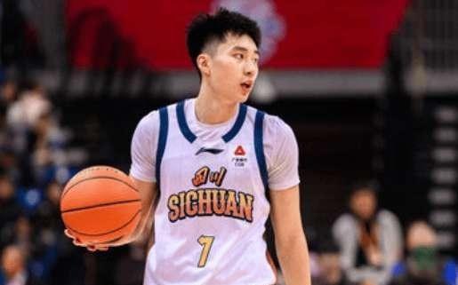 CBA又出笑话！一球队得53分输31分，三分球20中1，球迷快解散吧