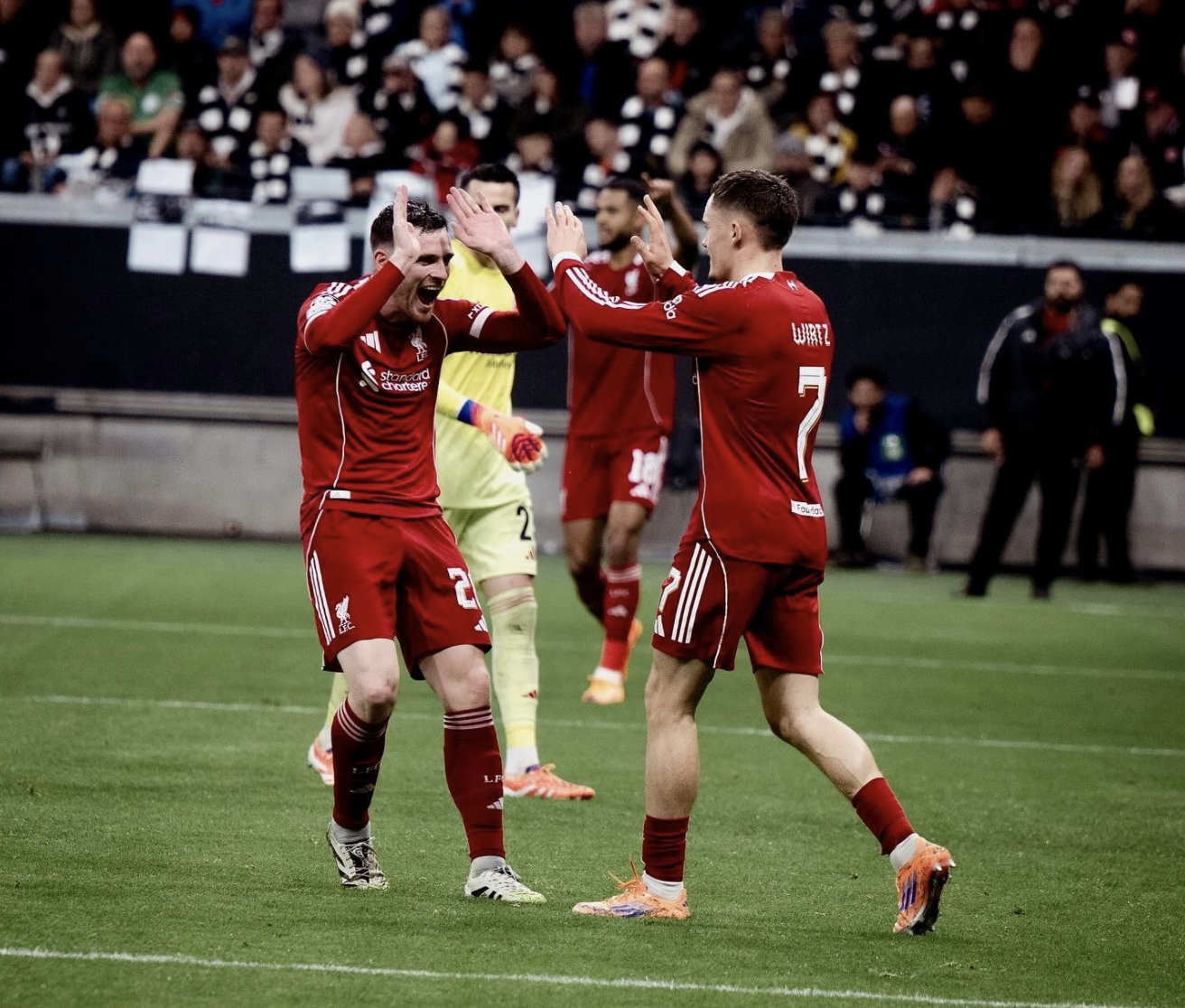 缺谁谁尴尬！利物浦拿下33岁老将首发，欧冠获51大胜，终结4连败