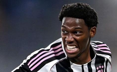 记者：乔纳森戴维未来存疑，拜仁和热刺已了解球员离队条件