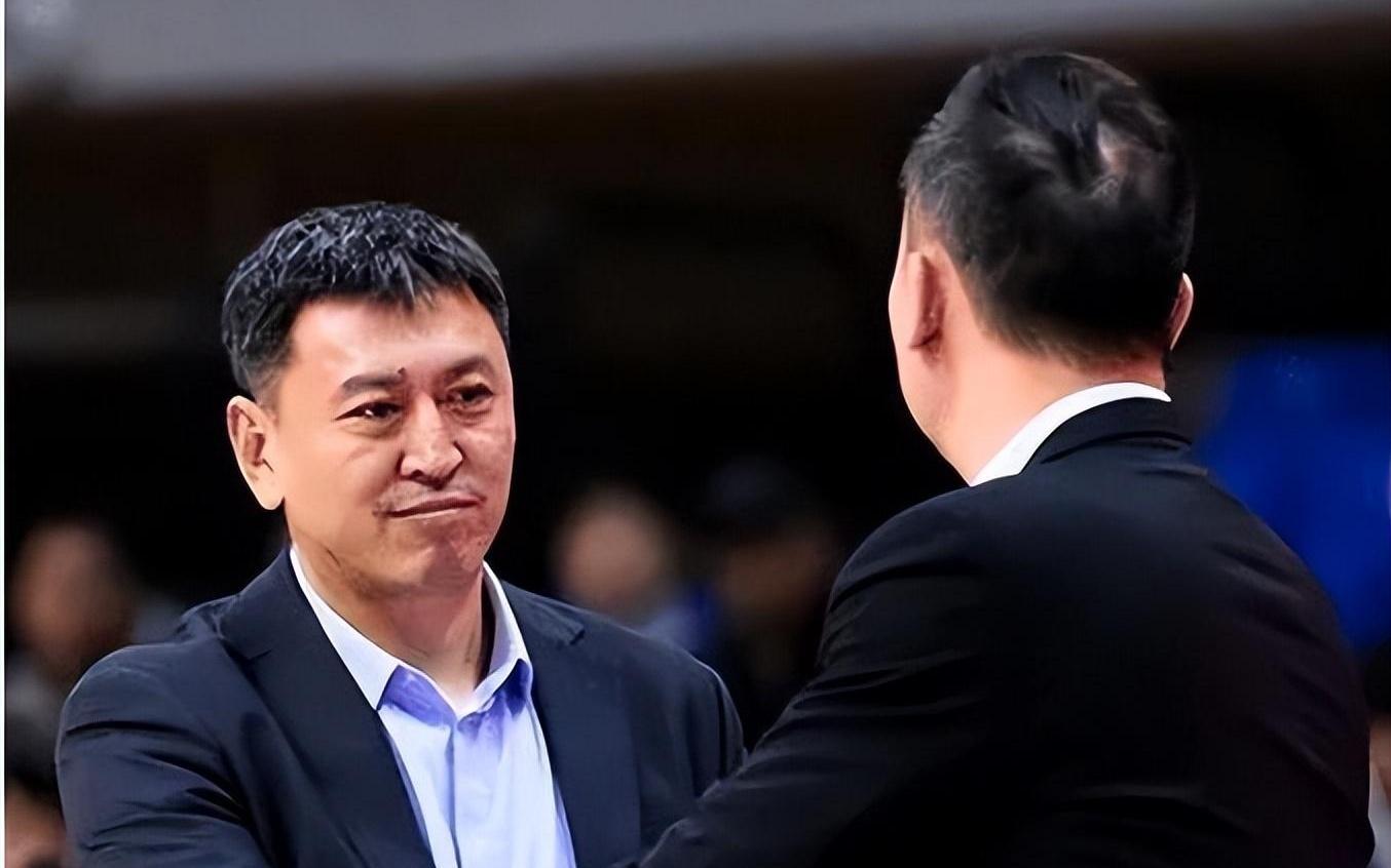 青岛男篮三外援得分88，本土球员四节才11分，球迷不满，引发争议