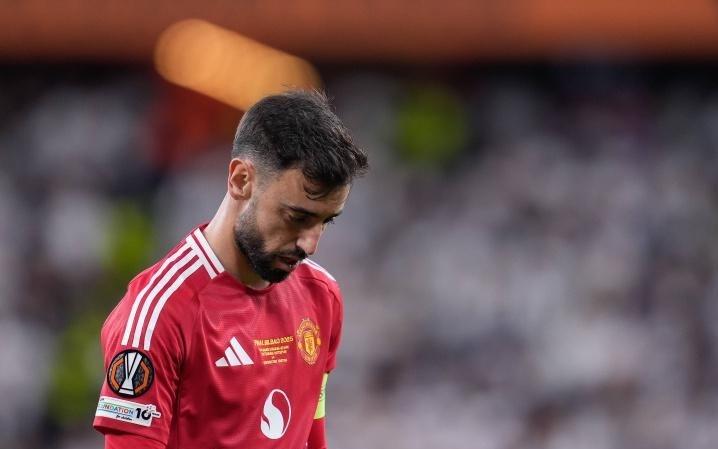 记者谈曼联首个失球：防守不是B费强项，他更适合10号位而非8号位