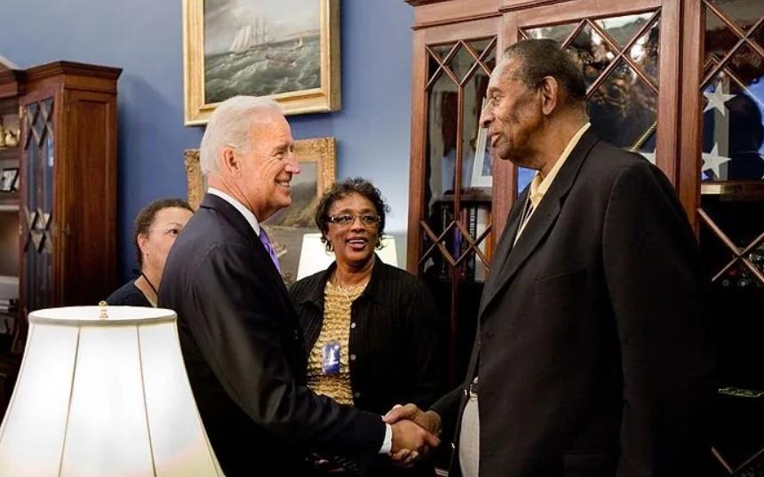 【旧将录】NBA第一位黑人球员