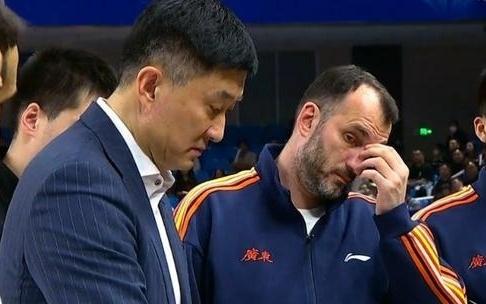 杜锋：3天3赛对体能考验比较大全新的队友和战术磨合越来越好