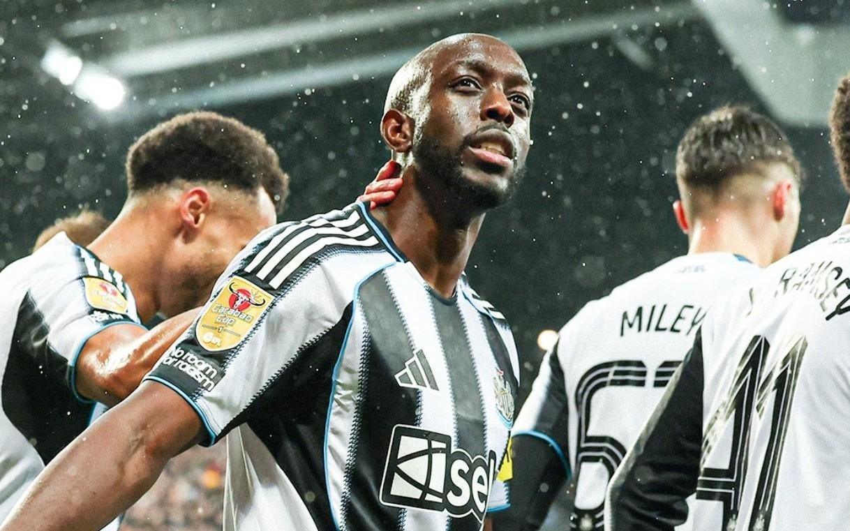 为卫冕而战，纽卡队史首次连续两个赛季闯入联赛杯半决赛