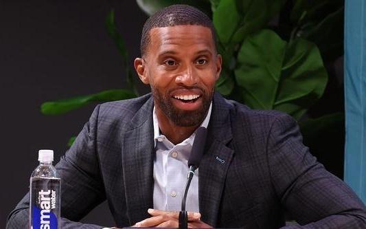 黄蜂主帅查尔斯李：参加篮球无疆界带给我全新视角