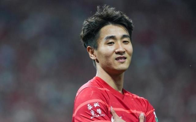 【官宣】韦世豪与成都蓉城续约继续身披7号战袍