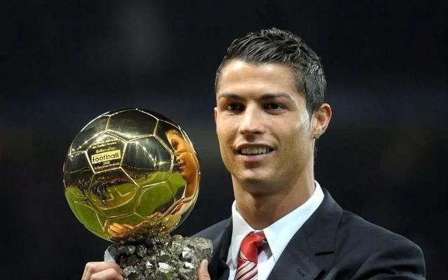 C罗确认将在一两年内退役，2026年世界杯将是其退役前最后一届国际大赛：会很享受那一刻的到来