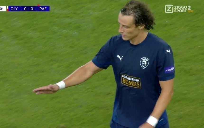 38岁再踢欧冠，大卫路易斯首发半小时因肌肉受伤被换下