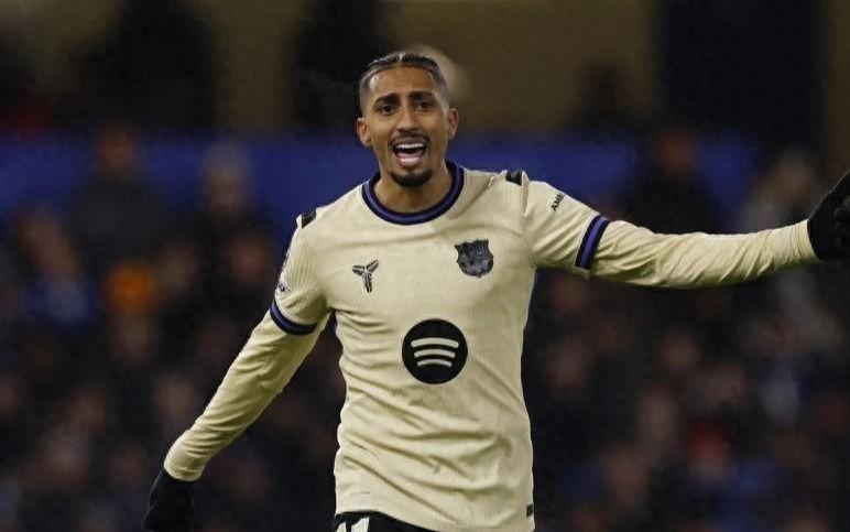 参与62球助却无缘FIFA最佳阵容巴萨