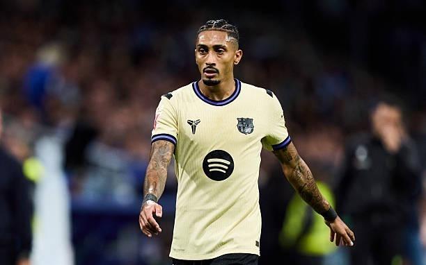 世体：拉菲尼亚的复查结果积极，有望出战国家德比