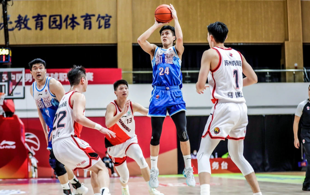 让人唏嘘！这两位当打之年角色球员无人问津，窗口期能否重返CBA