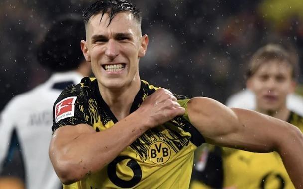 图片报：多特计划在施洛特贝克的续约合同中加上解约条款