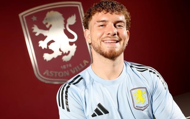 心系母队，埃利奥特晒观战利物浦VS马竞照