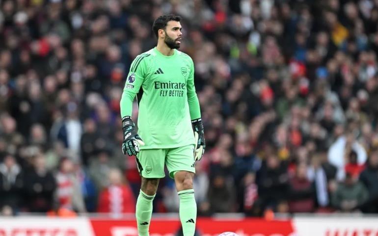 阿森纳近3场英超只被对手射正1次，球迷：拉亚可在场上读书