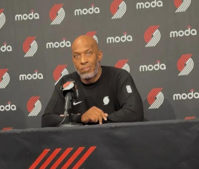 想想还是挺搞笑！研究半天比卢普斯用人安排，结果他本人被逮捕了