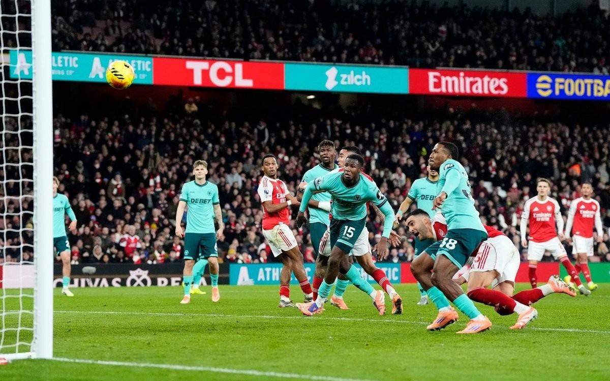 狼队连续20场英超不胜+9连败，均创下