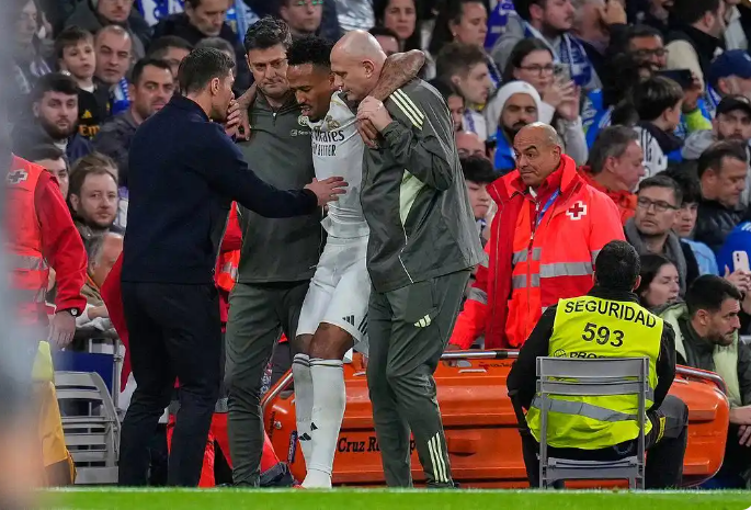 西甲：巴萨客胜扩大领先，皇马主场爆冷输球，VAR再度抢戏