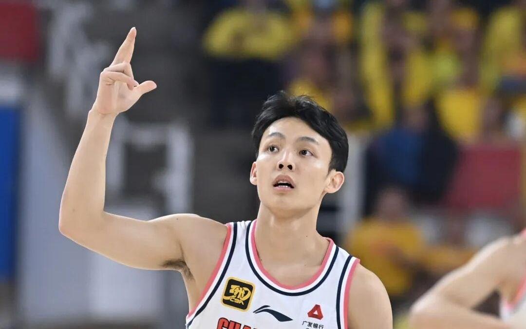 送徐杰、杨鸣签名球衣！“安阳湖橄榄