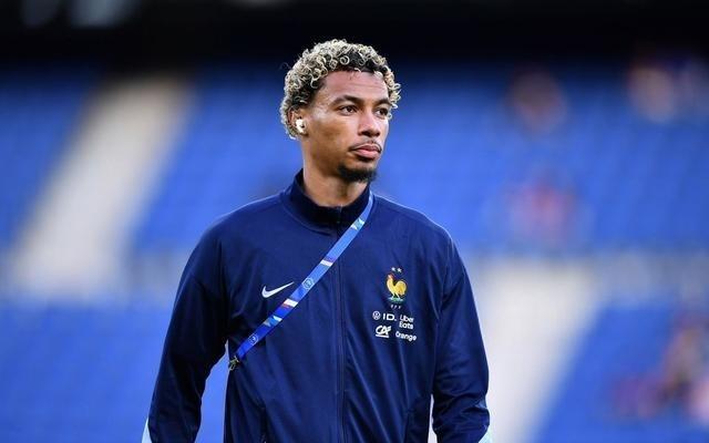 记者：埃基蒂克本月将身披法国队的9号球衣