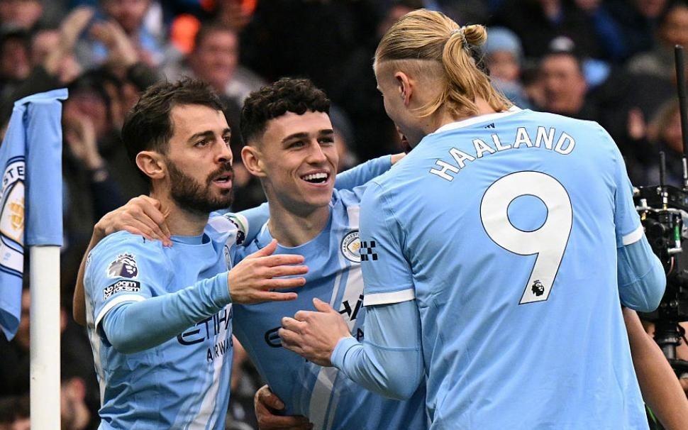 福登闪击破纪录+补时绝杀，铁卫送点恩梅查手刃旧主，曼城32鱼腩