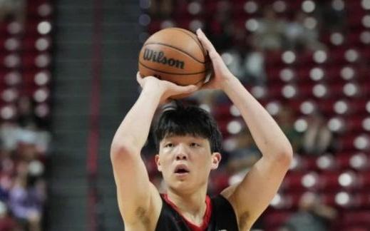 4投1中状态起伏不定！杨瀚森难以避免两队折返跑