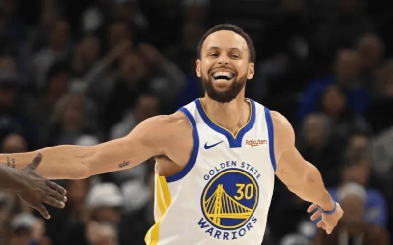 勇士展最佳模式！8人上双，2将蜕变，替补全民皆兵，想赢球该这样