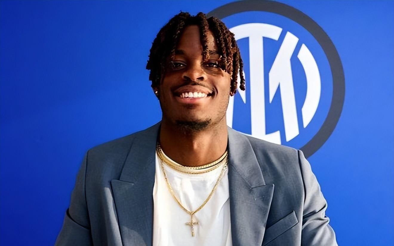 冬窗潜在转会11人盘点：巴萨门将国米后卫入选，英超火爆边锋在列