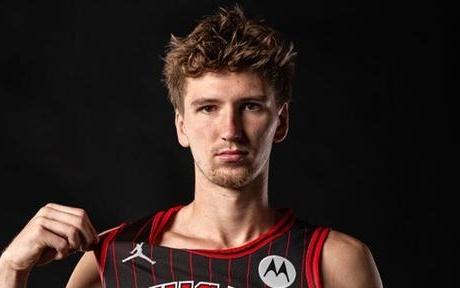 布泽利斯：今年我个人的目标是当选最快进步球员