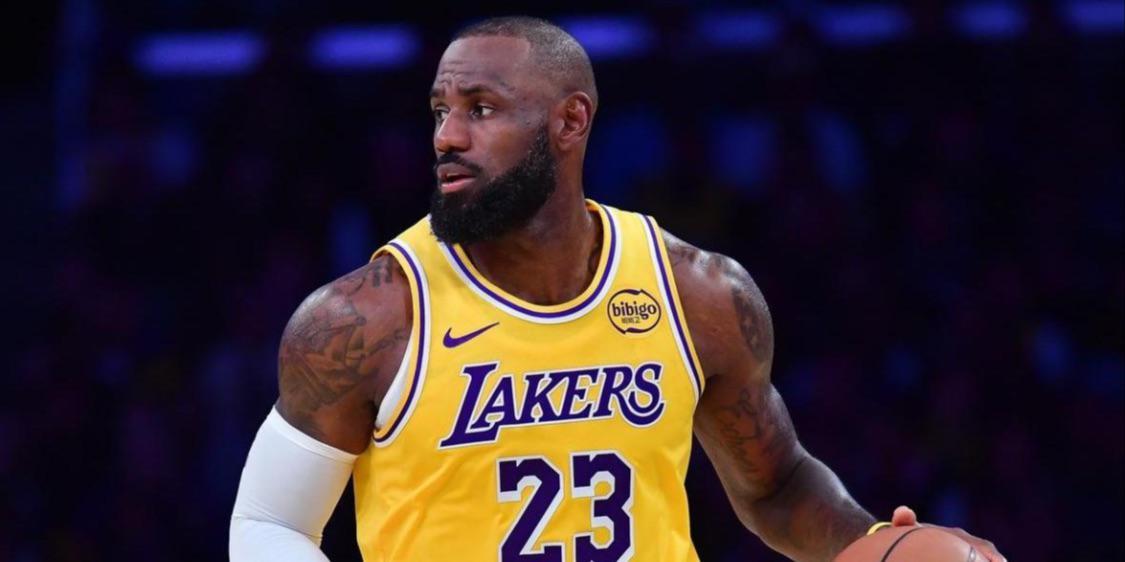 詹姆斯最近场均28.3分8.3篮板8.5助攻！今天险带队逆转！