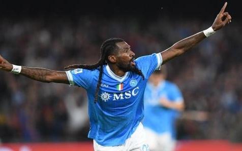 米体:安古伊萨不满现有合同,费内巴切和加拉塔萨雷在关注他