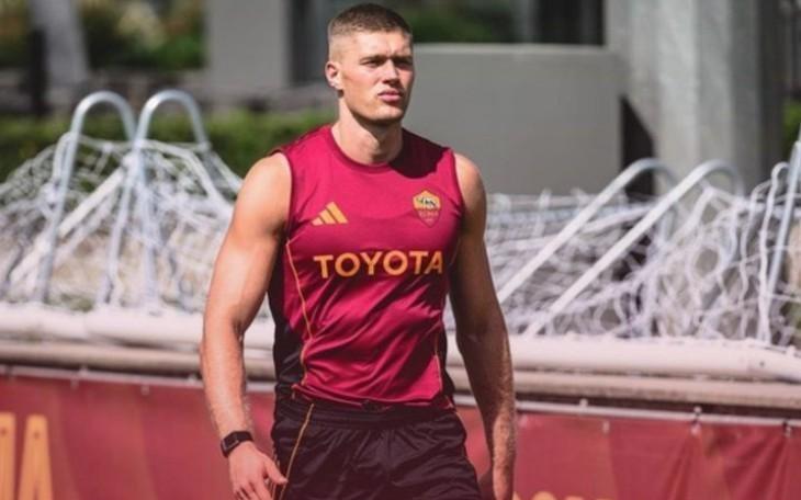 记者：西汉姆联正在考虑签多夫比克替菲尔克鲁格