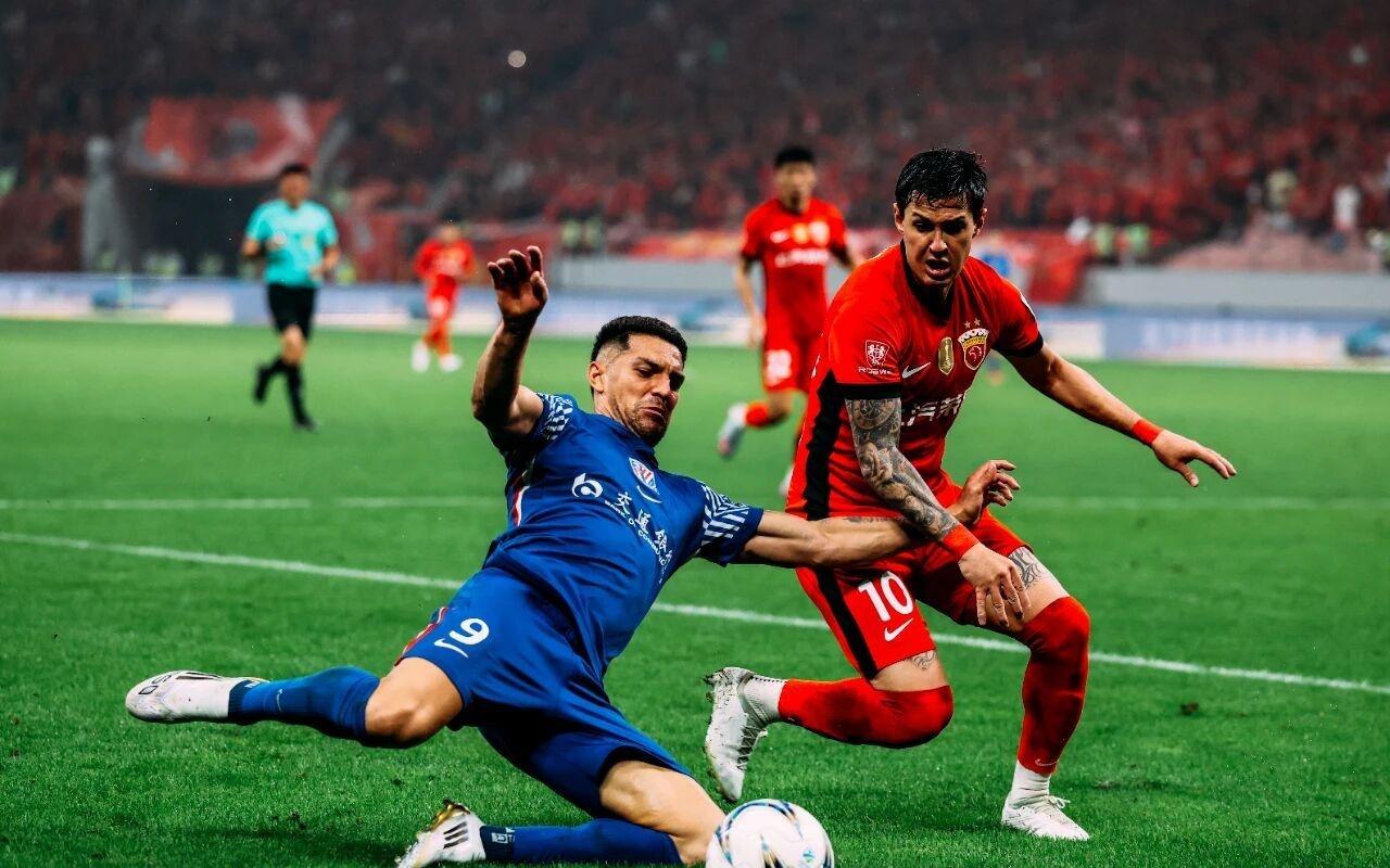 路易斯：申花用胜利保留争冠希望，相信自己的努力不信运气