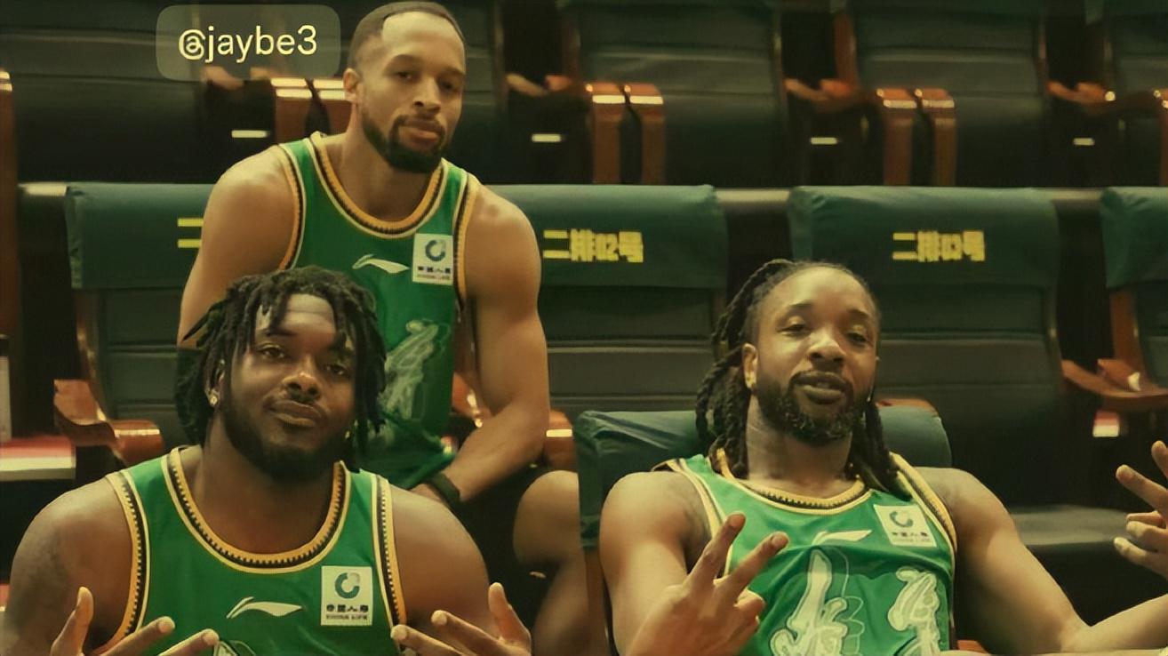 辽篮三外援分享同一张合照，谁先离队杯赛一胜两负，该换外援了