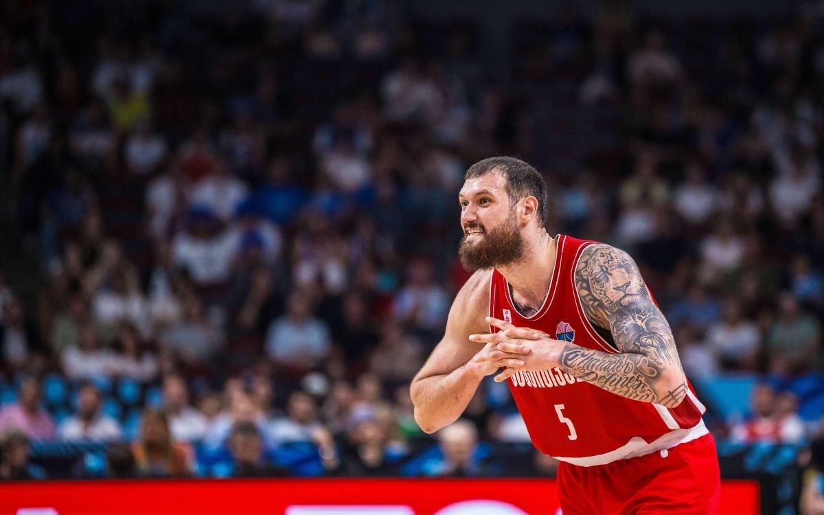 攻防两端都尽力了！前马刺雄鹿内线大将在欧锦赛的表现可圈可点