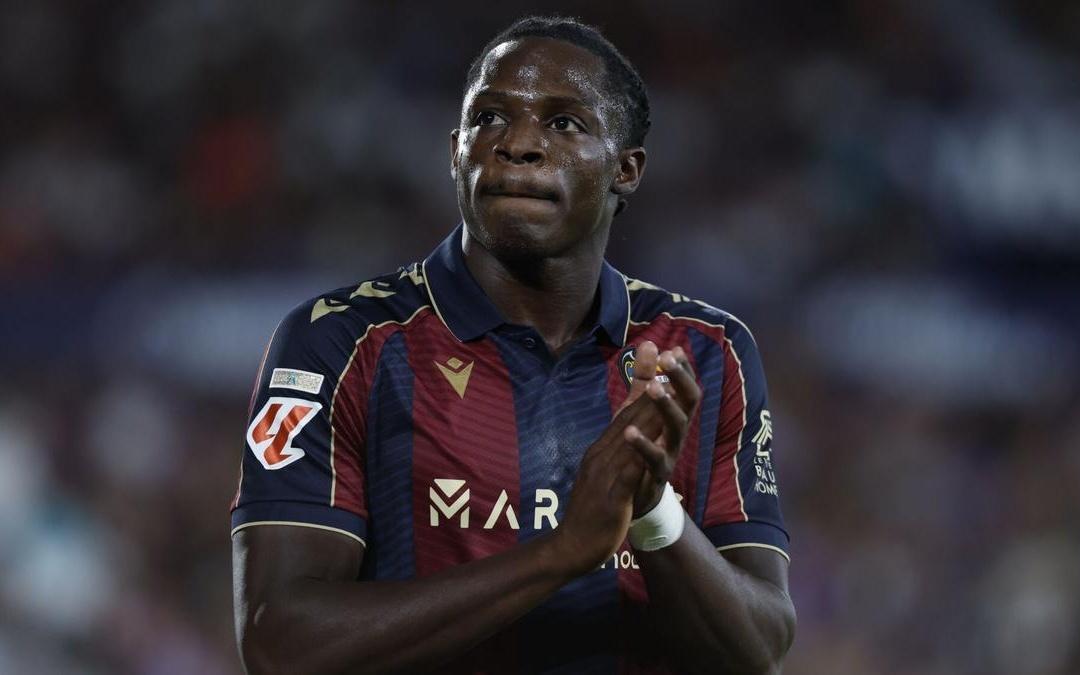 莱万特高层：几乎每天都收到关于埃永的报价，冬窗不考虑出售他