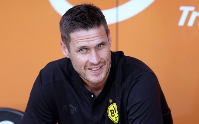 三千万欧打水漂！德甲豪门看走眼，复制贝林厄姆失败，高层后悔了