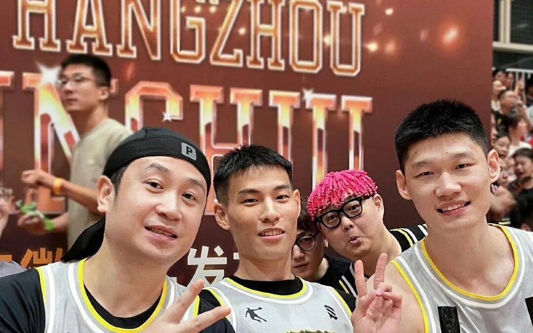 TangoZ和自己偶像打上球了！