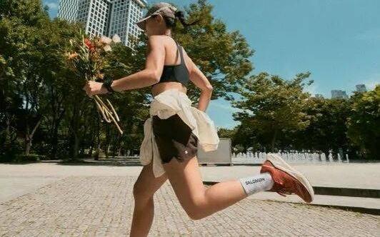 萨洛蒙跟全球500名跑者，上演了一场“不设限”的都市冒险