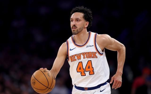 将开启第八季！Shams：自由球员后卫沙梅特以一年合同重返尼克斯