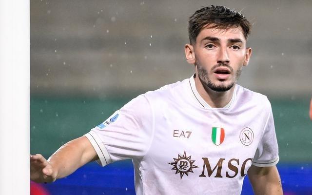 吉尔莫：麦克托米奈曾参加曼市德比，他深知对阵曼城的意义