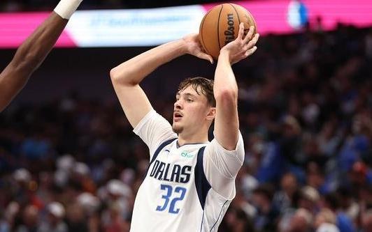 弗拉格：我需要更好的与浓眉配合充分发挥他的优势