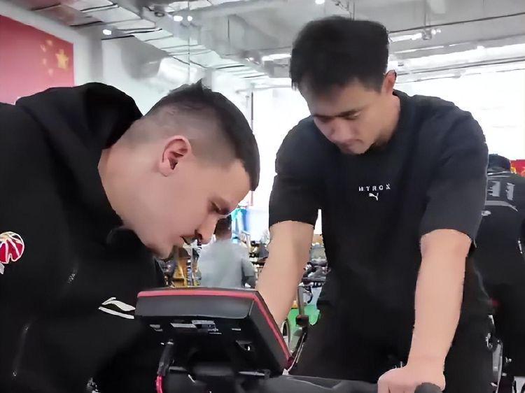 赵继伟一声叹息！辽篮专门为他请了训练师，为什么会如此重视呢
