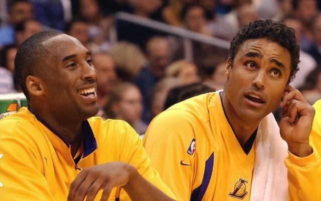 福克斯讲述如何赢得科比尊重称“他和乔丹很像”